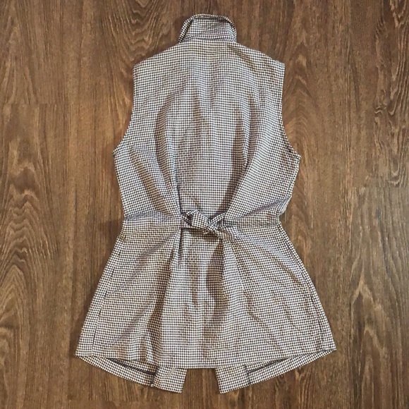 Vintage Checkered Sleeveless Button Down - Picture 15 of 17
